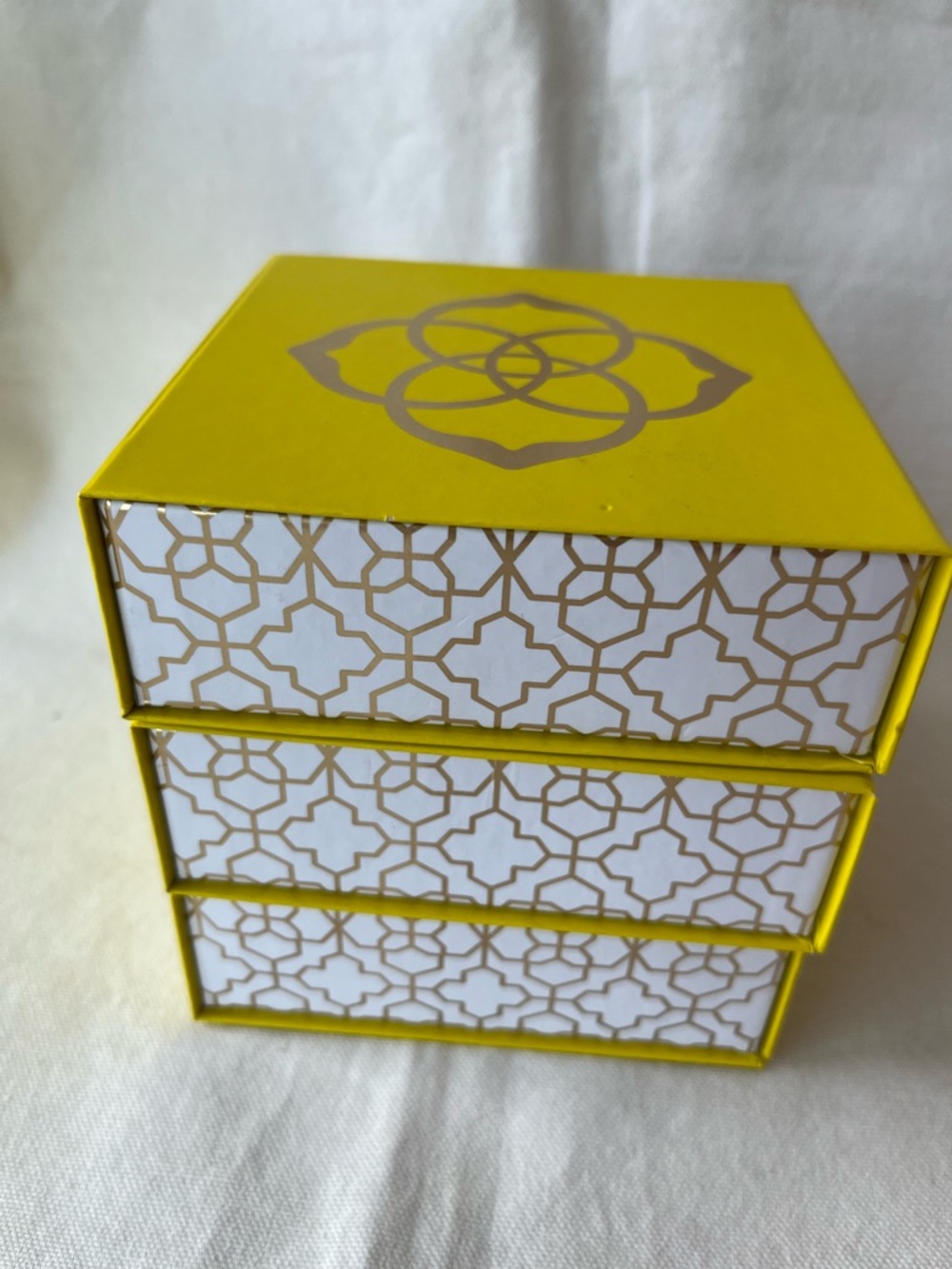 Kendra Scott Yellow Stacked Jewelry Boxes - Picture 7 of 9